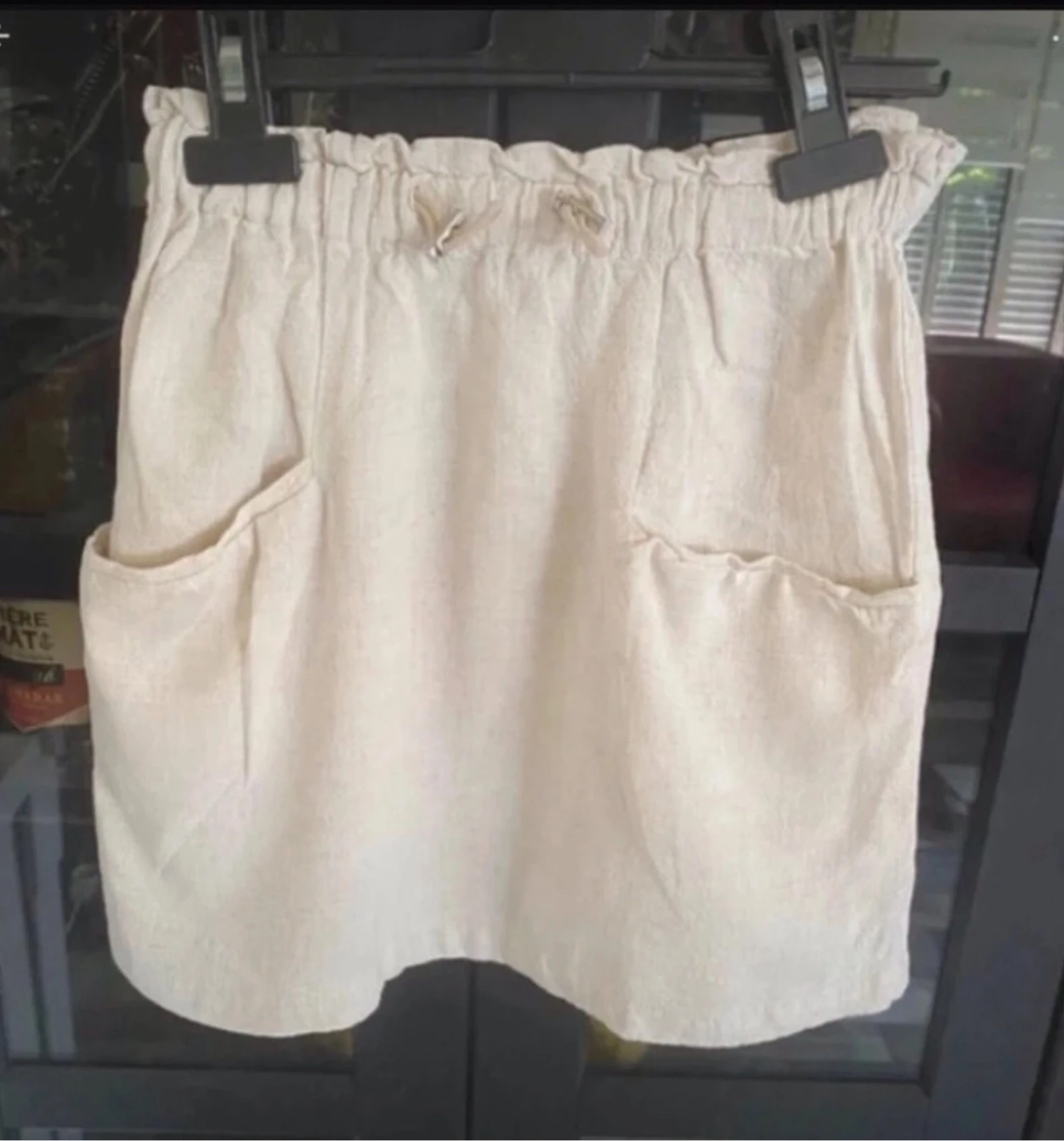 Très jolie jupe en femme